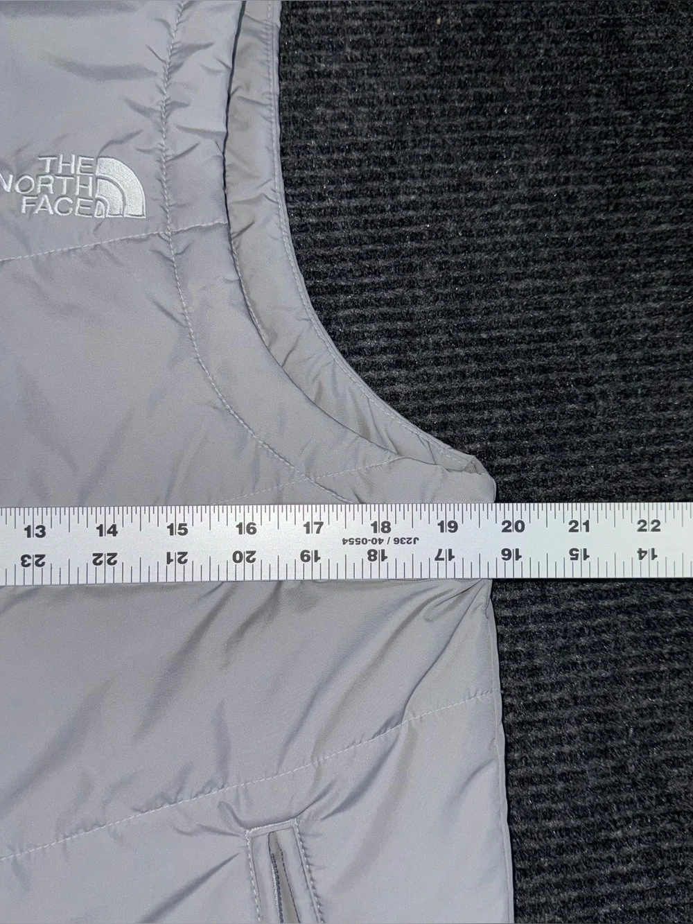 The North Face NWOT Mens Small Junction Gray Full Zip Insulated Vest Zip Pockets